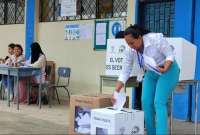 El Consejo Nacional Electoral da a conocer los primeros resultados de las votaciones