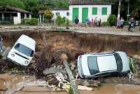 Torrenciales lluvias dejan fallecidos y desastre en Brasil
