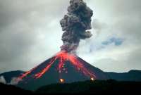 Tres volcanes de Ecuador registran mayor actividad eruptiva