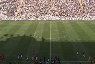 Un hincha falleció en el estadio Monumental de Lima durante un partido
