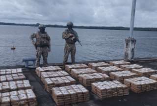 Las Fuerzas Armadas decomisaron una tonelada de droga en las costas de Esmeraldas. 