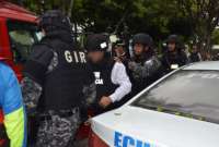 Revelan videos del secuestro del guardia al que ataron un chaleco con explosivos en Guayaquil