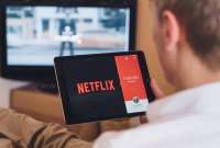 Netflix analiza lanzar una suscripción más económica