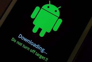 Los teléfonos Android deben actualizarse a su última versión para contar con versiones más seguras.  