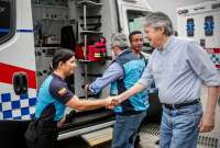 El presidente Guillermo Lasso entregó las ambulancias en Manta. 