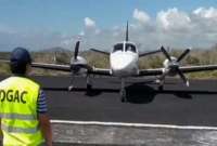 Rescatan con vida a dos tripulantes de la avioneta desaparecida en Galápagos