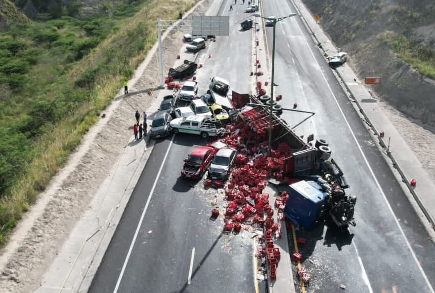 El chofer del camión accidentado en Guayllabamba no quiso escapar, según testigo