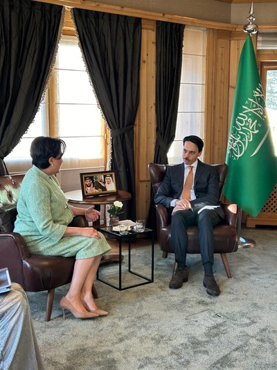 La Canciller ecuatoriana dialogó con el ministro de Asuntos Exteriores de Arabia Saudí, Príncipe Faisal Bin Farhan Al Saud. 