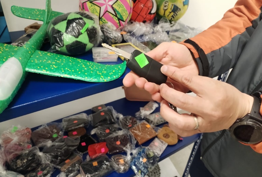 La llave de un vehículo es uno de los objetos perdidos hallados en el Metro de Quito