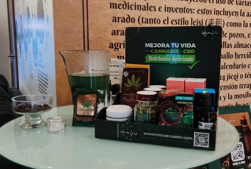 En Mayu se elaboran y comercializan productos a base de cannabis no psicoactivo. En Mayu se elaboran y comercializan productos a base de cannabis no psicoactivo.