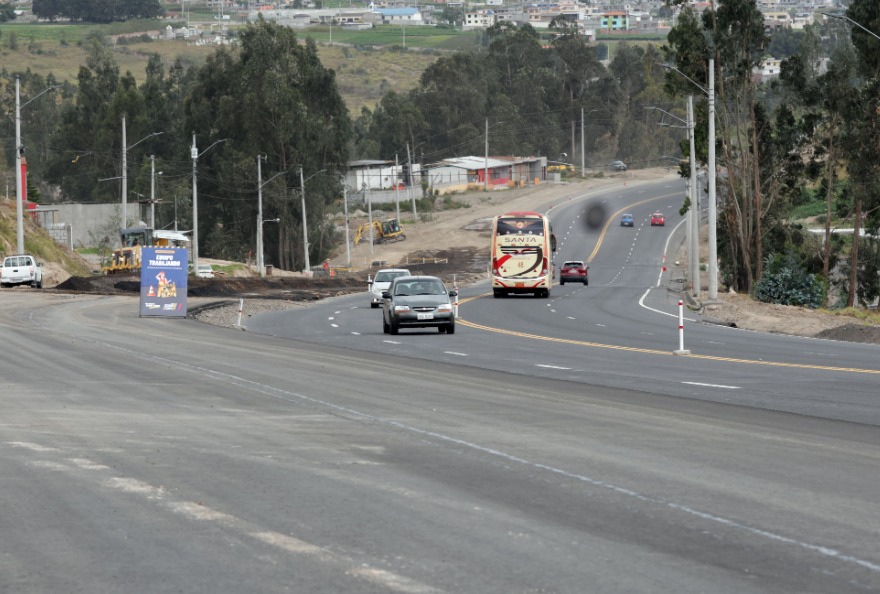Ampliación vía Yambo-Ambato