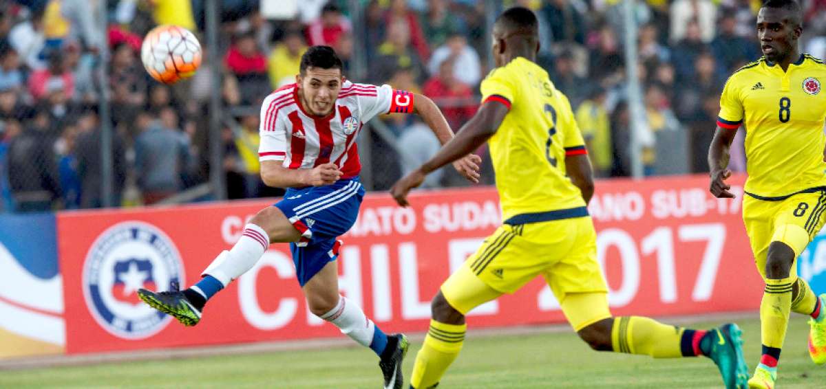 El encuentro entre colombianos y paraguayos -del grupo A- se desarroll&oacute; en el estadio Ol&iacute;mpico de Riobamba, ante unos 10.000 espectadores.