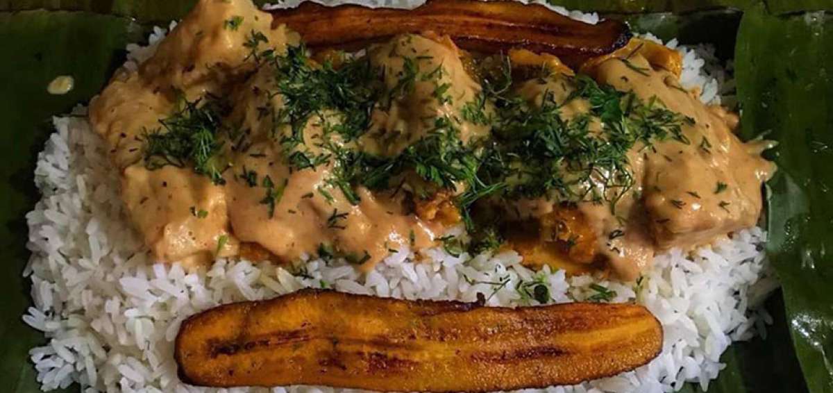El verde y el man&iacute; son los principales ingredientes de este t&iacute;pico plato de la cultura montuvia. En cambio, en las zonas costeras lo preparan con pescado. 