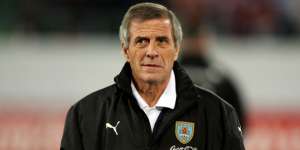 El Maestro Tab&aacute;rez espera a dos jugadores 