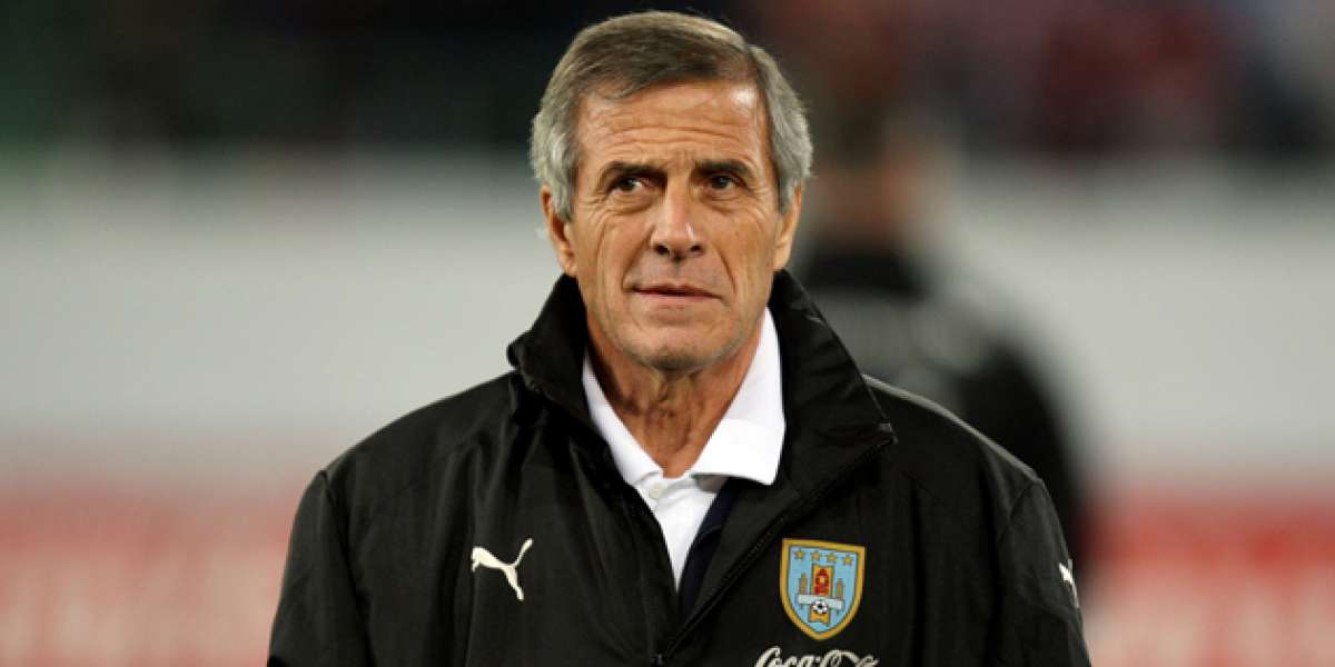 El Maestro Tab&aacute;rez espera a dos jugadores 