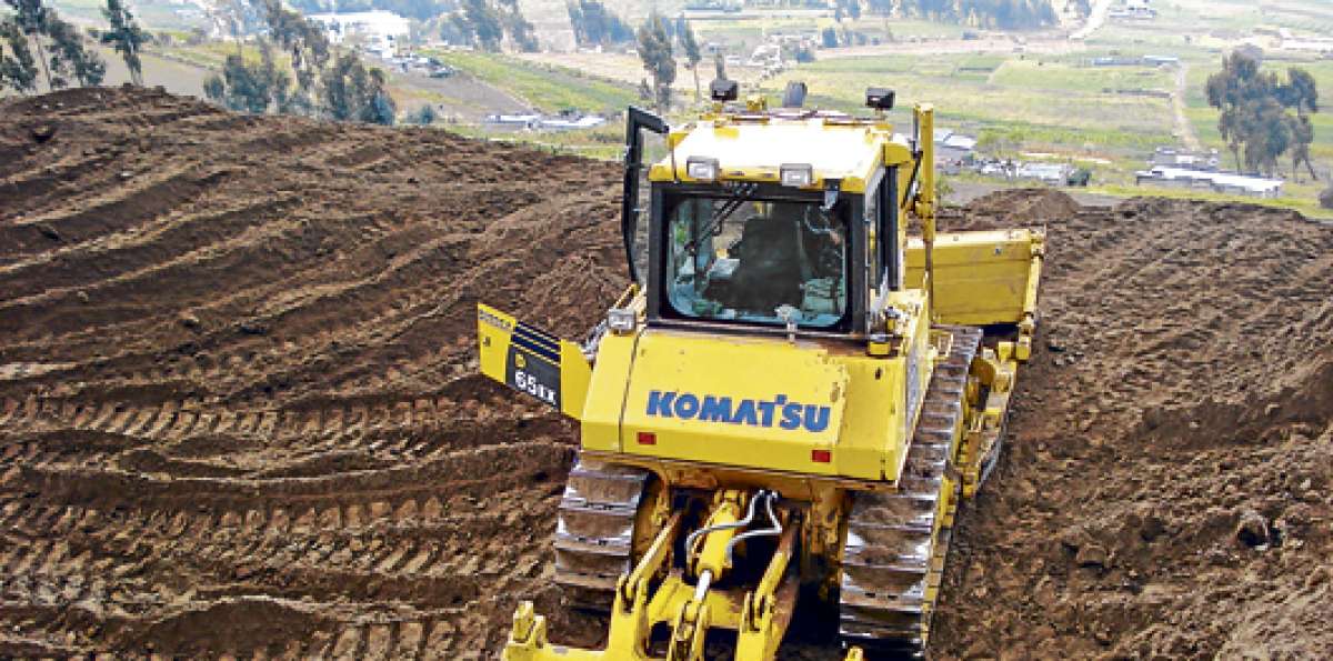 Luego del trabajo del tractor roturador es posible sembrar trigo, cebada o quinua en Tungurahua. Foto: Cortes&iacute;a