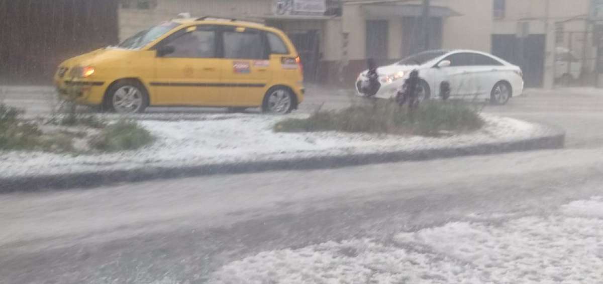 Sorpresivo aguacero y fuerte granizada en Cuenca