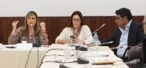 La gerenta de los medios incautados, Martha Moncayo (izq.), present&oacute; una radiograf&iacute;a de la crisis que afrontan las empresas incautadas a los Isa&iacute;as.