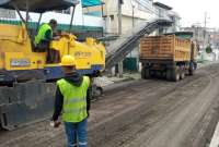 En Quito continúa con los trabajos del Plan Intensivo de Rehabilitación Vial en 2023. (En la foto, los trabajos en la av. Gaspar de Carvajal). 