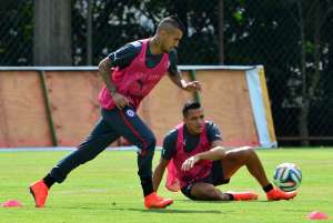 Arturo Vidal entren&oacute; con normalidad, pero a&uacute;n no se sabe si podr&aacute; jugar contra Australia este viernes. Foto: AFP