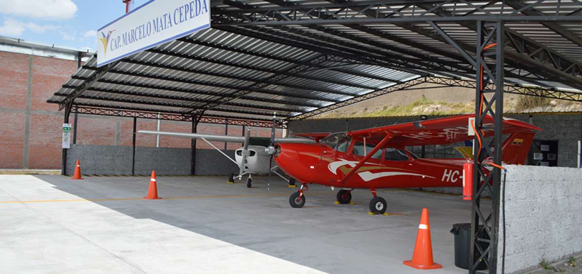 Los responsables de la escuela de pilotos Capit&aacute;n Marcelo Mata Cepeda tardaron cerca de dos a&ntilde;os en cumplir los requerimientos legales.      
