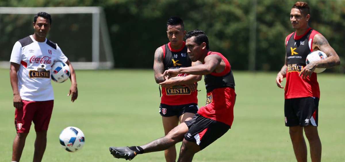 Per&uacute; afina punter&iacute;a con Guerrero y Cueva para vencer a Venezuela