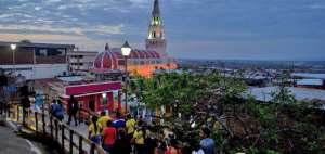 Unos 300 mil devotos llegan anualmente hasta la Bas&iacute;lica Menor de Montecristi en noviembre, por las fiestas de la Virgen de Monserrate.