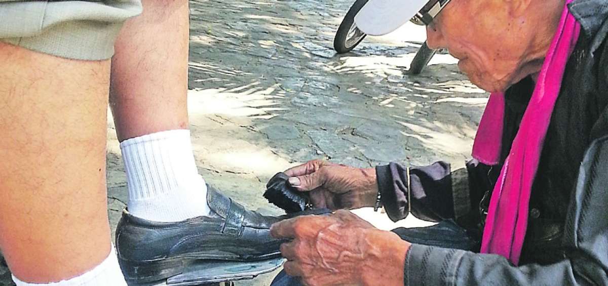 Lo que gana en esta actividad lo destina a sus gastos personales y a pagar el arriendo del lugar en donde habita. Desde hace 2 a&ntilde;os no sabe de sus hijos.   
