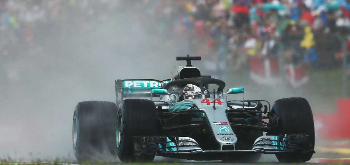 Lewis Hamilton logra la pole bajo la lluvia en Hungr&iacute;a