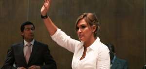 La asamble&iacute;sta Cynthia Viteri durante una de las sesiones del pleno, en el pasado periodo legislativo.