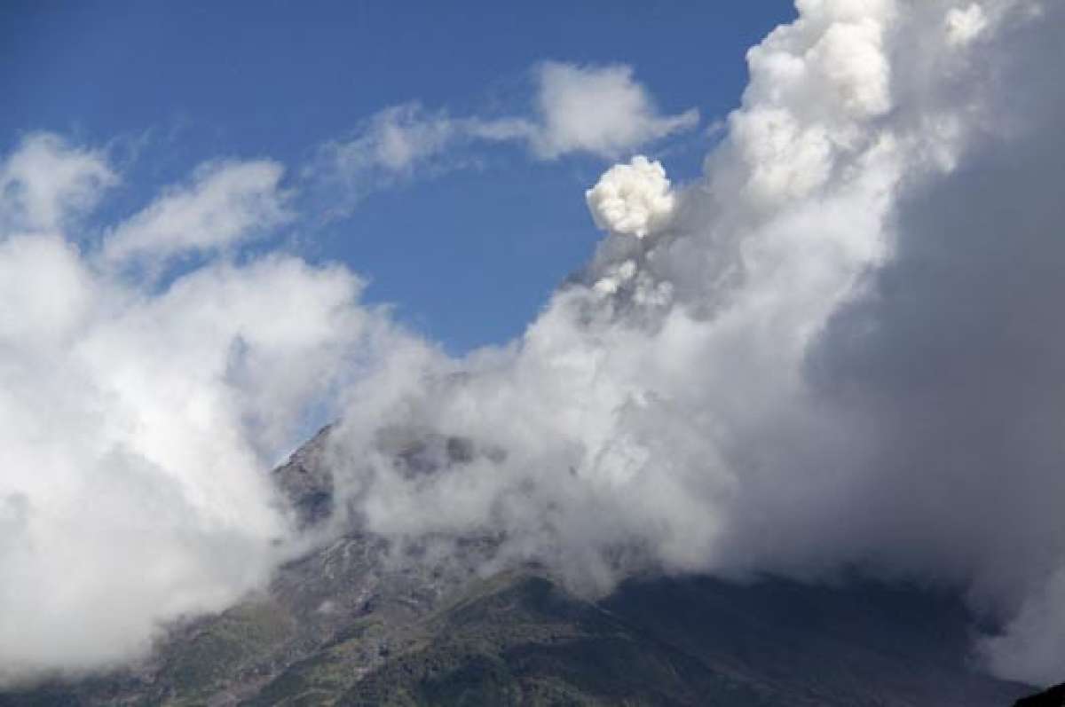 Nubosidad dificulta el monitoreo visual de la actividad del volc&aacute;n Tungurahua