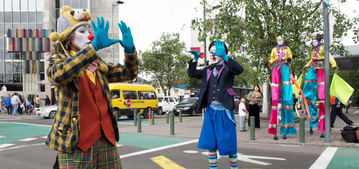 El arte de robar sonrisas los lleva por Latinoam&eacute;rica
