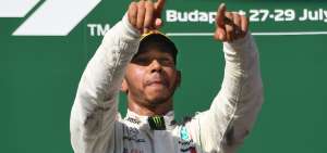 El brit&aacute;nico Lewis Hamilton  elev&oacute; a 24 puntos su ventaja sobre el alem&aacute;n Sebastian Vettel en la general del Mundial.