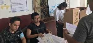 Al Colegio 23 de Octubre de la zona urbana del cant&oacute;n Montecristi los votantes llegaron, especialmente, en horas de la ma&ntilde;ana.