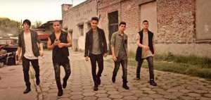 El clip fue grabado en Argentina. De izquierda a derecha; Christopher, Richard, Joel, Erick y Zabdiel. 