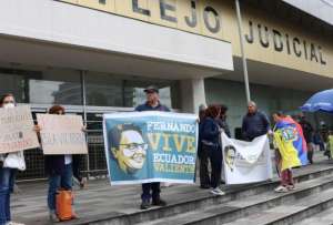 La magistrada dispuso presentaciones peri&oacute;dicas en un consulado de Miami para Xavier Jord&aacute;n y Jos&eacute; Serrano. La Judicatura concluy&oacute; que las medidas no garantizaban su comparecencia ante la justicia.