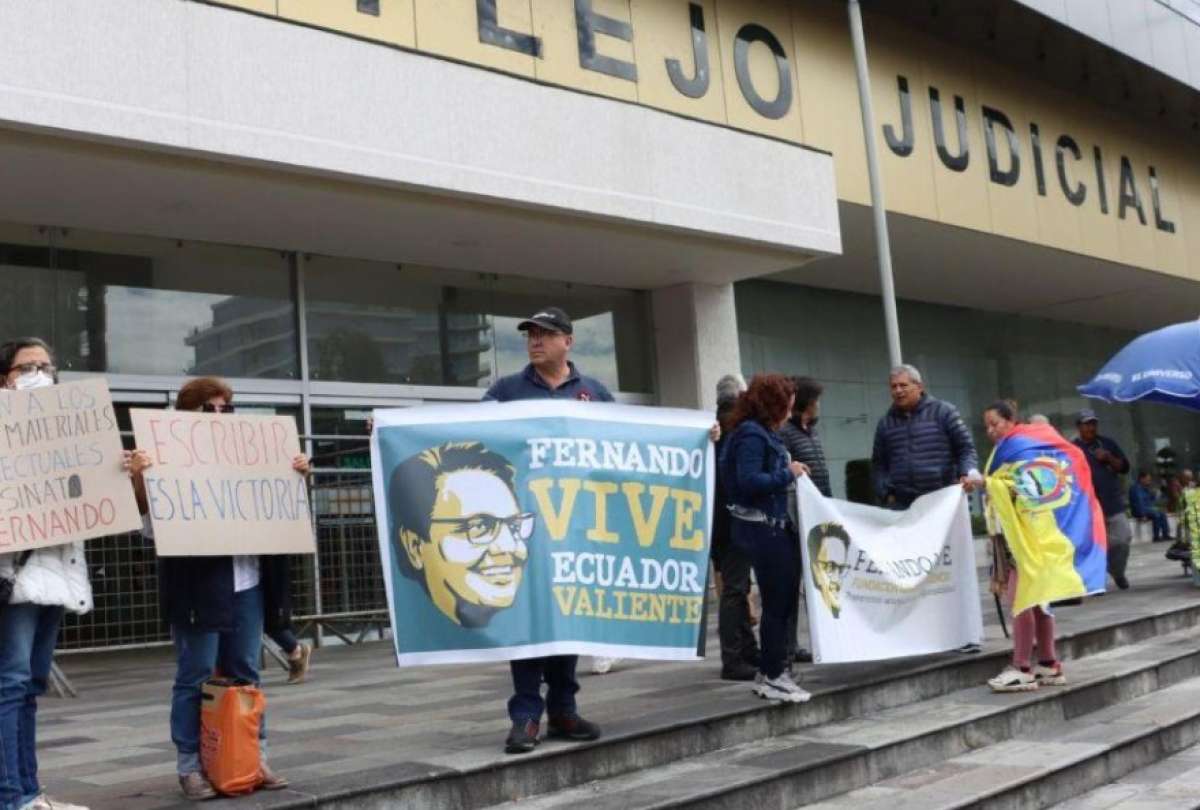 La magistrada dispuso presentaciones peri&oacute;dicas en un consulado de Miami para Xavier Jord&aacute;n y Jos&eacute; Serrano. La Judicatura concluy&oacute; que las medidas no garantizaban su comparecencia ante la justicia.