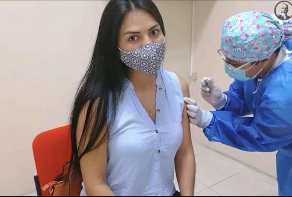 Universidad Laica Eloy Alfaro ofrece sus instalaciones para el proceso de vacunaci&oacute;n en Manta