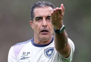 Renato Paiva destacó la carrera de Willian Pacho