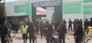 Un operativo policial en la c&aacute;rcel de Palmasola en Santa Cruz (este), la m&aacute;s peligrosa de Bolivia, logr&oacute; "retomar el control" de ese recinto, que dej&oacute; siete reclusos muertos y varios oficiales de polic&iacute;a heridos durante una refriega en la que hubo cruce de fuego.
