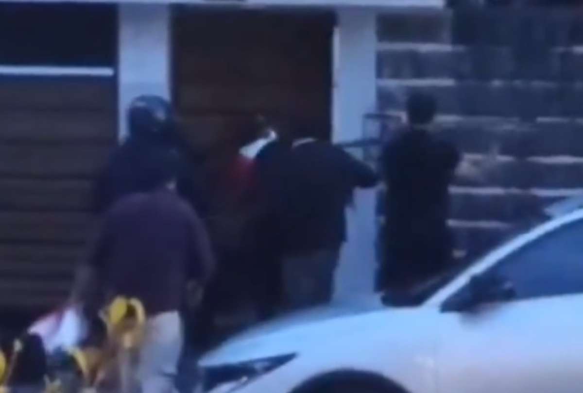 Ataque al Centro Cultural Iran&iacute; en Quito deja da&ntilde;os y un herido leve; Polic&iacute;a investiga