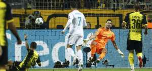 El Real Madrid conquista el templo del Dortmund con un doblete de Ronaldo