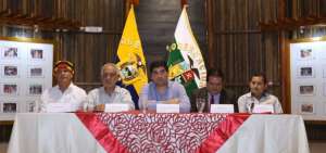 Autoridades durante la presentaci&oacute;n de la nueva pol&iacute;tica minera 2019-2030, en Zamora Chinchipe.