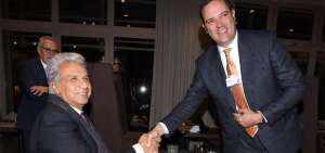 El presidente de la Rep&uacute;blica, Len&iacute;n Moreno, junto a Chuck Robbins, CEO de Cisco, quien dotar&aacute; de tecnolog&iacute;a en el marco de la estrategia Ecuador Digital.