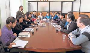 En las instalaciones del colegio Mej&iacute;a, 13 alumnos y cuatro docentes participaron del taller. Foto: Miguel Jim&eacute;nez