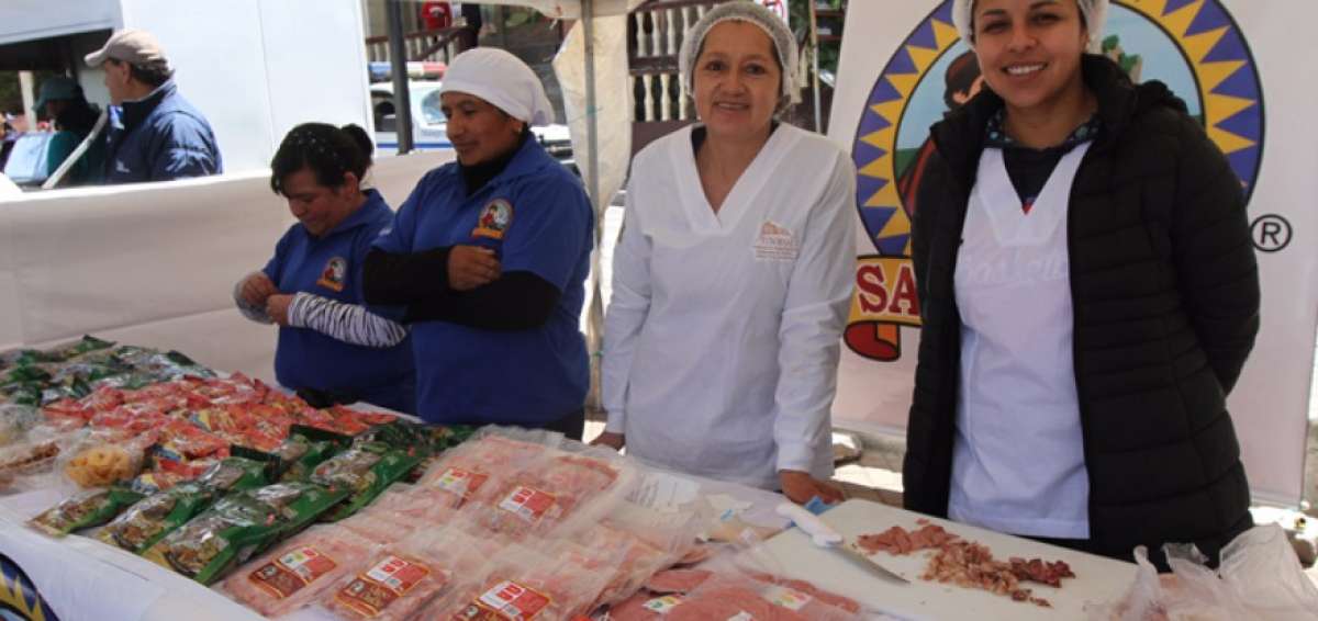 Varios emprendimientos se expusieron en el Parque Central de Salinas.