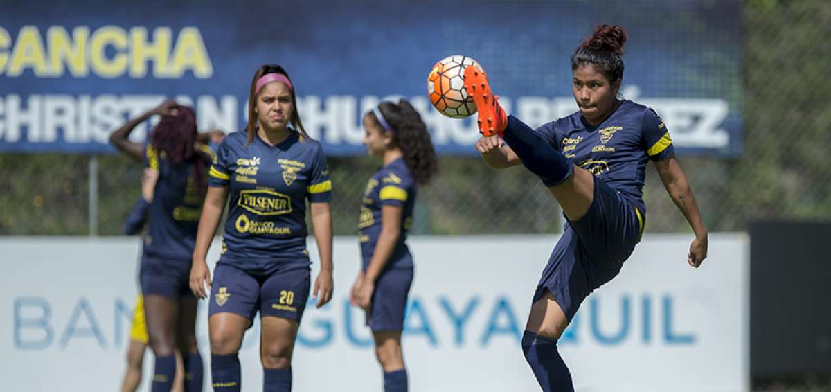 Las seleccionadas estar&aacute;n concentradas en la Casa de la Selecci&oacute;n hasta este viernes, cuando se desplacen hasta Riobamba, sede del grupo A.