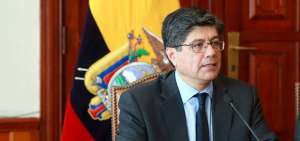 Jos&eacute; Valencia, canciller de Ecuador.