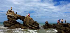 Complejos tur&iacute;sticos y habitacionales sobre la Ruta del Spondylus y otros actractivos naturales son visitados durante el a&ntilde;o por turistas.