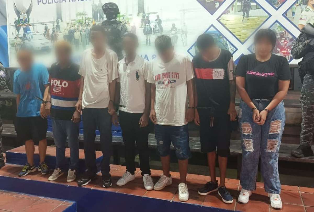 Policía Nacional detiene a siete personas en un cementerio